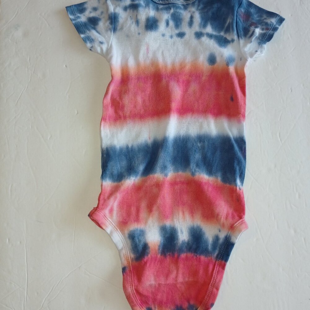 Tie Dye Red White Blue Stripe Baby Snap Crotch Body Suit July 4th 18 Months NWT - Picture 6 of 10